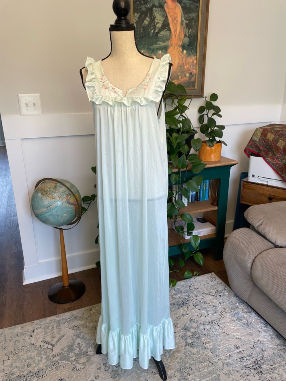 Vintage Heiress Long Nightgown Mint Sleevless Embroidery Ruffles Large